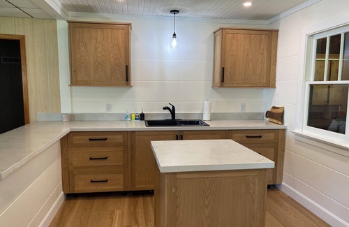 Strong Cottage | Sundridge Cottage on Lake Bernard