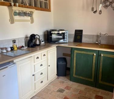 Genneteil House | Sunflower Cottage