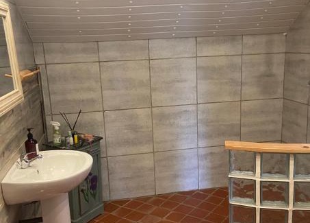 Genneteil House | Sunflower Cottage