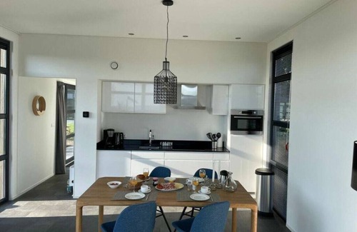 Enkhuizen Ski Chalet | "Sunkiss at the IJsselmeer"