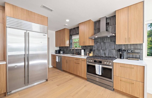 East Queen Anne House | Sunlit & Spacious Seattle Home near Space Needle