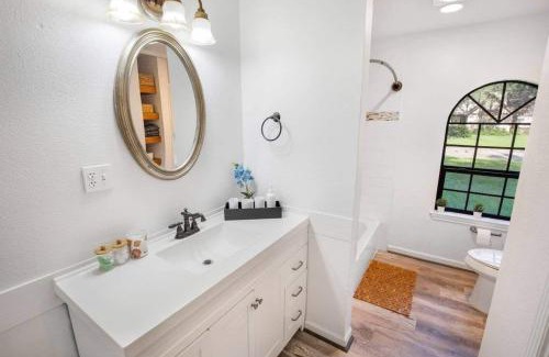 Friendswood House | Sunmeadow Manor Retreat