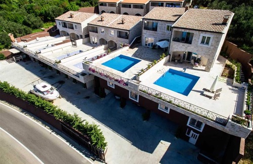 Rezevici Villa | Sunniest Villa Violet