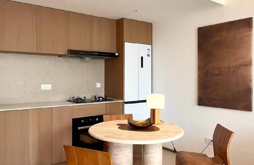 Xuhui Apartment | Sunny Abode鼎园D Newly renovated near Xintiandi