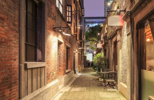 Xuhui Apartment | Sunny Abode鼎园D Newly renovated near Xintiandi