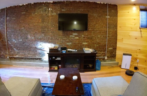 Roxbury Apartment | sunny and oversized in quiet area