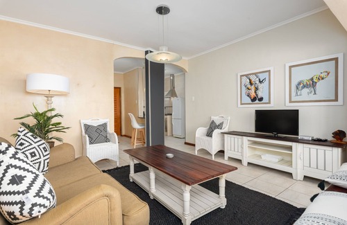 Mouille Point Apartment | Sunny and Warm Apartment | Great Location | DSTV