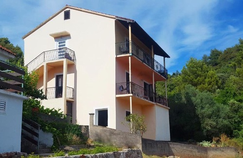 Rava Apartment | Sunny Apartment Stella