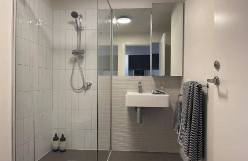 Carlton Apartment | Sunny Balcony Over a Calm Private Garden