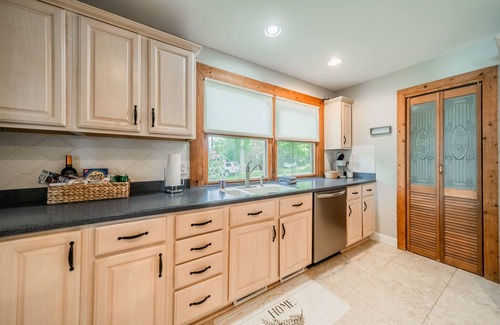 Denver House | Sunny Daze by SoCharm | Hot Tub and Great Views