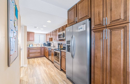 Gulf Shores Condo | Sunny, Gulf-front beach condo with central AC & a pool
