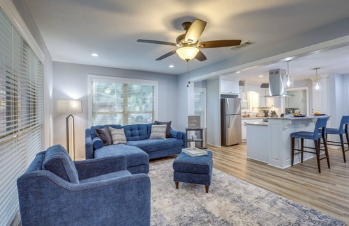 Hearne House | Sunny Hearne Home Near Universities!