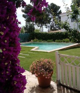 Creixell House | Sunny Holiday Home