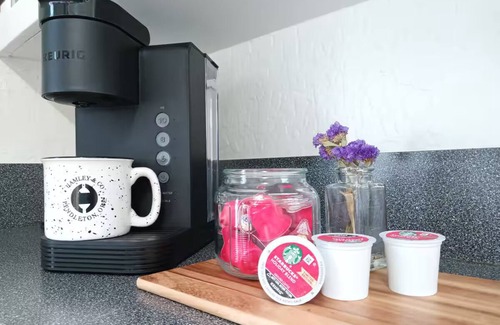 Pendleton House | Sunny House- 2 Br. Cottage in tranquil Pendleton