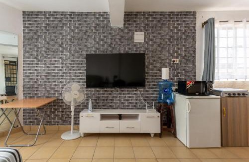Ngara West Apartment | Sunny Spacious Studio