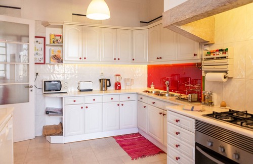 Sao Jose Apartment | Sunny, spacious, very homely apartment in the heart of Lisbon