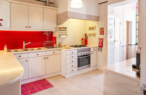 Sao Jose Apartment | Sunny, spacious, very homely apartment in the heart of Lisbon