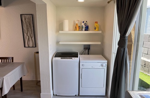 Townsite Apartment | Sunny Studio near Water Street - Unit B