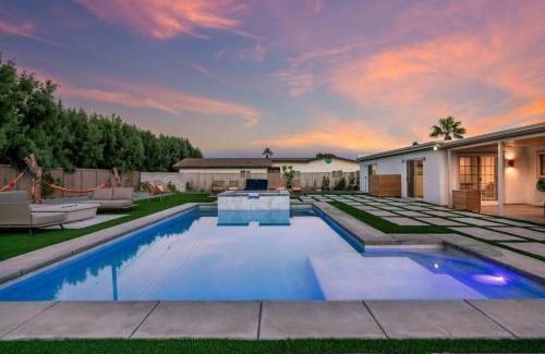 Desert Park Estates House | Sunny Vista Pool And Spa Home With Mountain Views