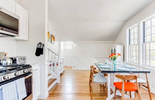 Westport Apartment | Sunny Westport 2 BR Retreat above Historic Mill