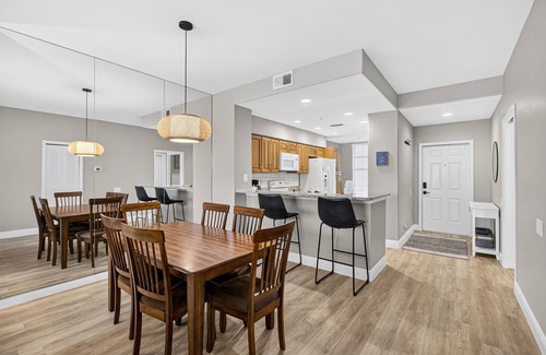 Tropical Cove Condo | Sunrise Fairway Retreat at Lexington CC Golf Village