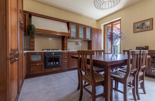 Urbisaglia Apartment | Sunrise Hill Holiday Home - Sunrise Hill Holiday H