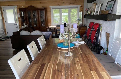 Kawartha Lakes Cottage | Sunrise net on Pigeon Lake 4 season cottage