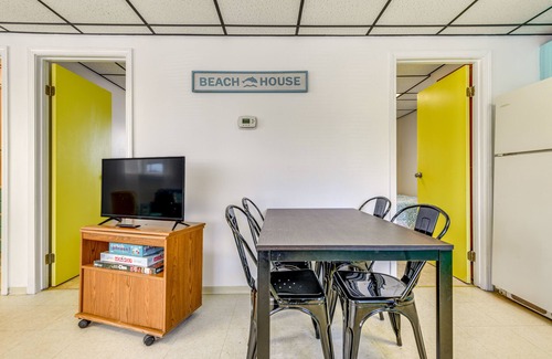 Irving Cottage | Sunset Bay Cottage: Walk to Lake Erie & Beach!