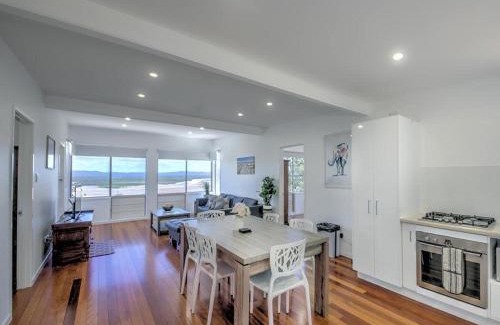 Seventeen Seventy House | Sunset Beach House 1770 Level 2