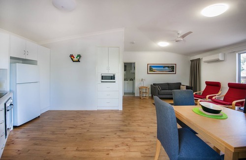 Seventeen Seventy Apartment | Sunset Cabins 1770