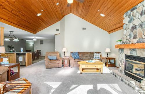 Arkdale Apartment | Sunset Condominiums: Castle Rock Retreat