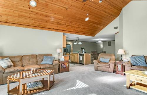 Arkdale Apartment | Sunset Condominiums: Castle Rock Retreat