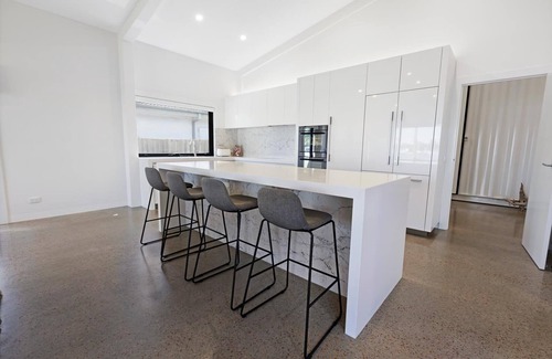 Raymond Island House | Sunset House - Soak up the sun and enjoy the laid-back lifestyle