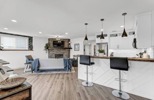 Medicine Hat House | Sunset Inn