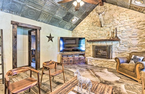 Sunset House | Sunset Ranch with Pool and Hot Tub on 29 Acres!