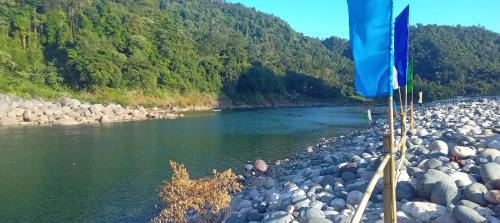 Laitmawsiang Bed & Breakfast | Sunset Riverside Cottage, Umngot River