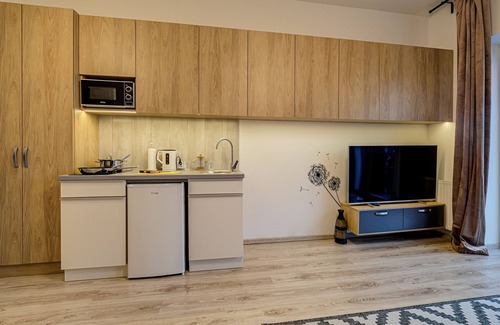 Jezyce Apartment | Sunset Studio | Fast Internet | Free Parking | Close to Everything