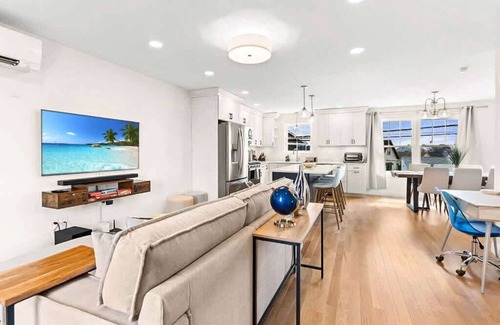 Hampton House | Sunset Views | Fireplace | Lux Kitchen | Laundry