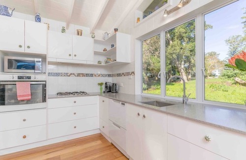 Norfolk Island Villa | Sunset Villa - a Mediterannean inspired villa