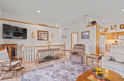 Sheboygan House | Sunset Vista 2br in Sheboygan