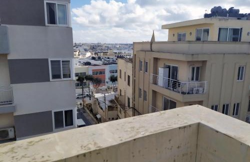 Msida Apartment | Sunshine apartment with a private roof terrace
