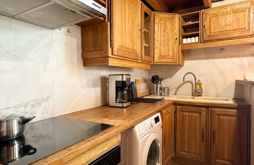 Bagneux Apartment | Sunshine House/with private yard/150m to Metro