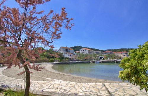 Lukoran Apartment | Sunshine Place by the beach