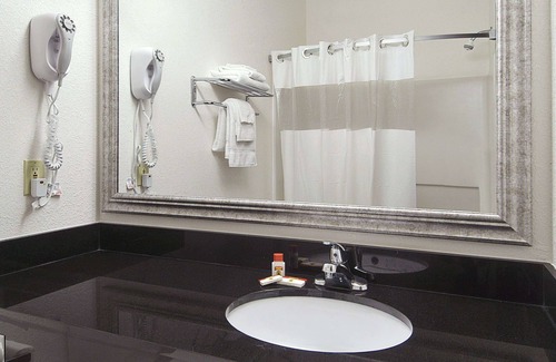 Bowling Green Hotel | Super 8 by Wyndham Bowling Green North