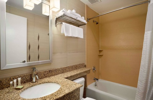 West Bronx Hotel | Super 8 by Wyndham Bronx