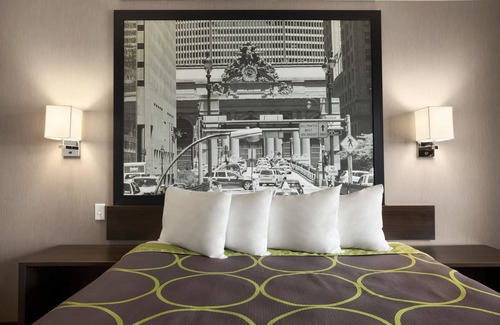 West Bronx Hotel | Super 8 by Wyndham Bronx