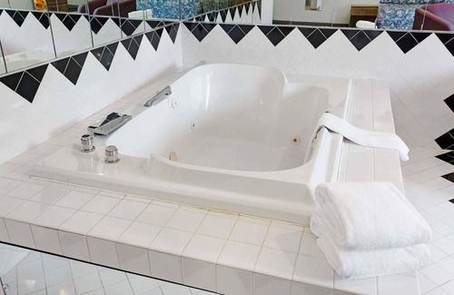 Canonsburg Hotel | Super 8 by Wyndham Canonsburg/Pittsburgh Area