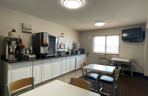 Mount Pleasant Hotel | Super 8 by Wyndham Mt Pleasant