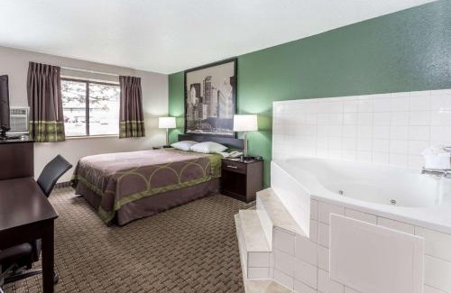 Mundelein Hotel | Super 8 by Wyndham Mundelein/Libertyville Area