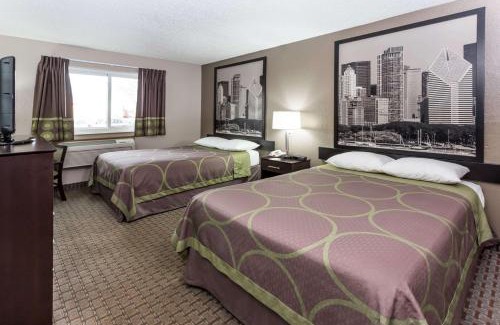 Mundelein Hotel | Super 8 by Wyndham Mundelein/Libertyville Area